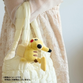 肩のせぬいぐるみ ピカチュウ