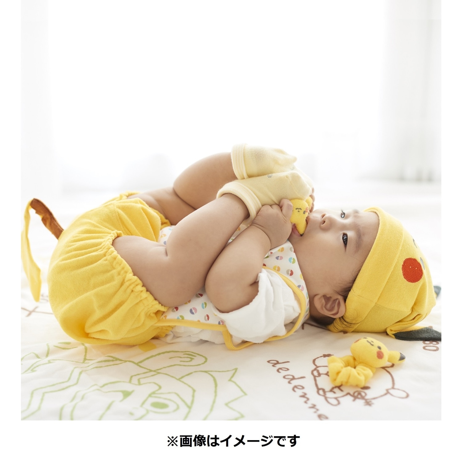 モンポケ　ギフトセット （エプロンスーツ＆帽子）
