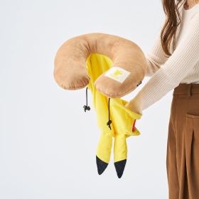 フード付ネックピロー　ピカチュウ