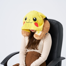 フード付ネックピロー　ピカチュウ